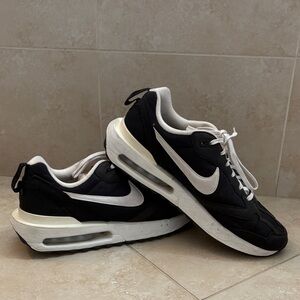 Nike Air Max Dawn Black Size 11 Men’s